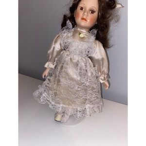 Porcelain Doll‎